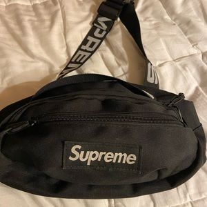 Supreme shoulder bag